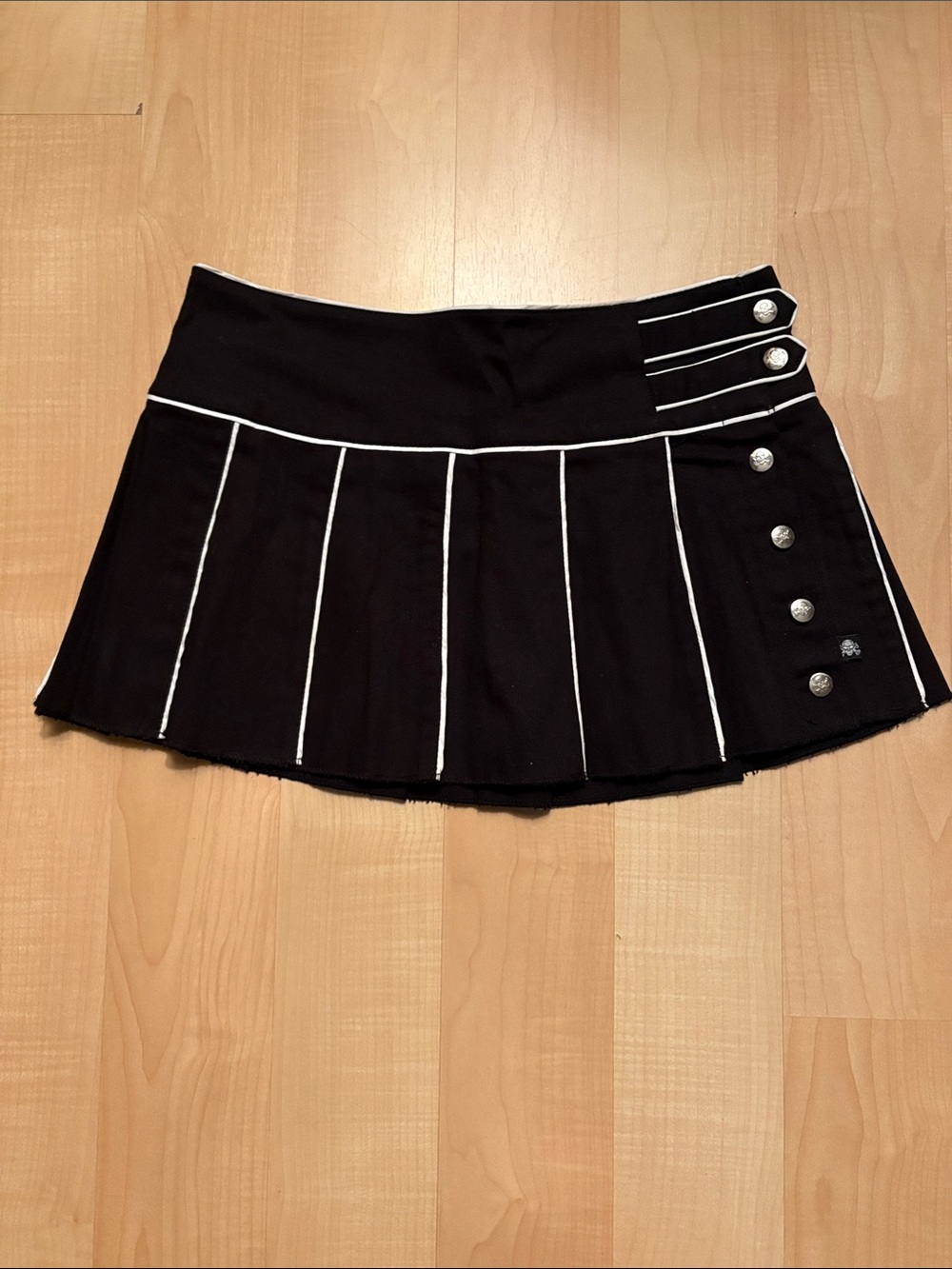 Tripp nyc pleated skirt size small EUC